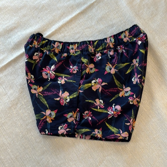 Patagonia Shorts - Picture 4 of 8